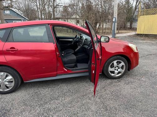 2010 Pontiac Vibe Base