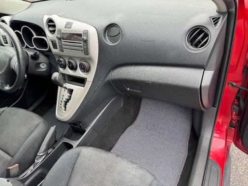 2010 Pontiac Vibe Base