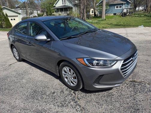 2018 Hyundai ELANTRA SE