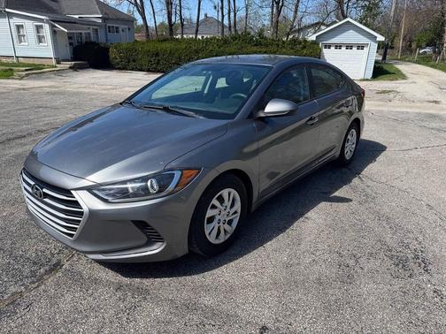 2018 Hyundai ELANTRA SE