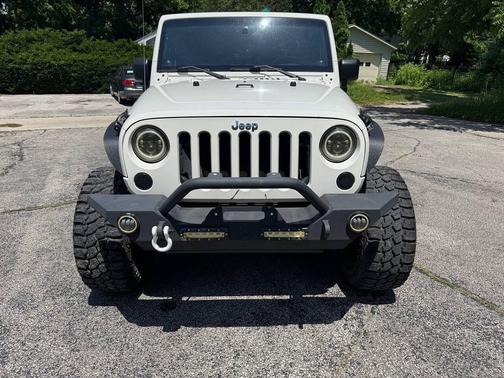 Off White 2009 Jeep Wrangler X