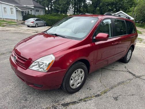 Burgundy 2008 Kia Sedona LX