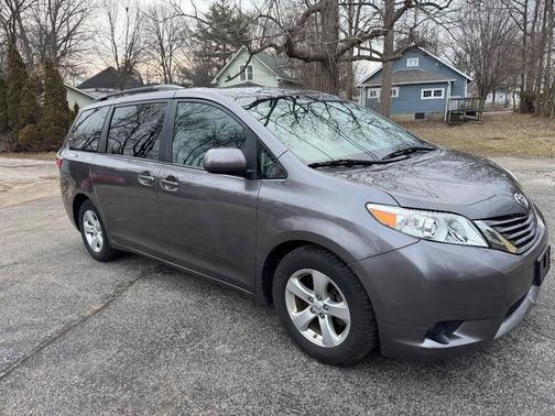 2015 Toyota Sienna LE