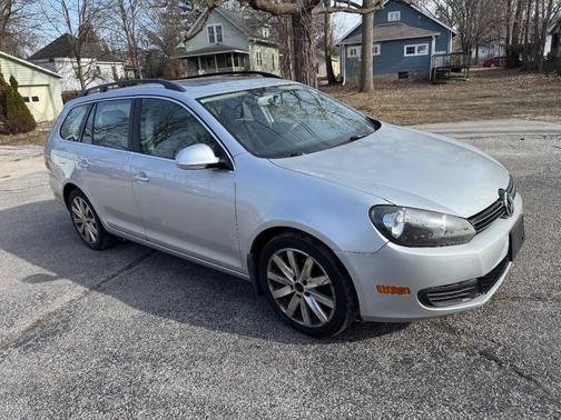 Reflex Silver Metallic 2012 Volkswagen Jetta SportWagen SE