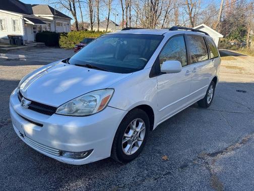 2005 Toyota Sienna XLE