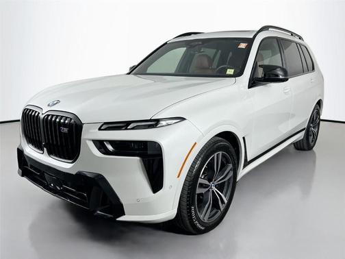 Mineral White Metallic 2024 BMW X7 M60i