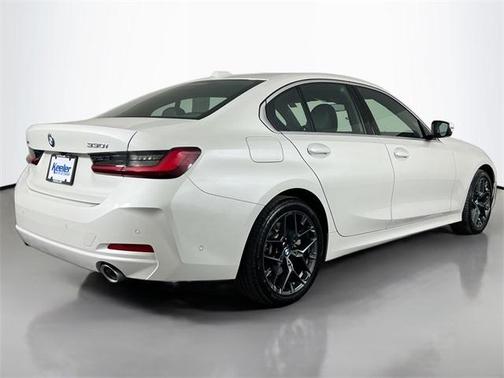 2025 BMW 330 i xDrive