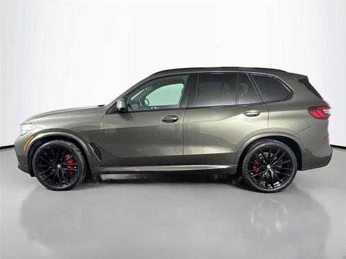 Manhattan Green Metallic 2023 BMW X5 xDrive40i