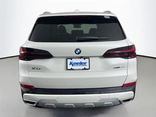 Mineral White Metallic 2026 BMW X5 xDrive40i