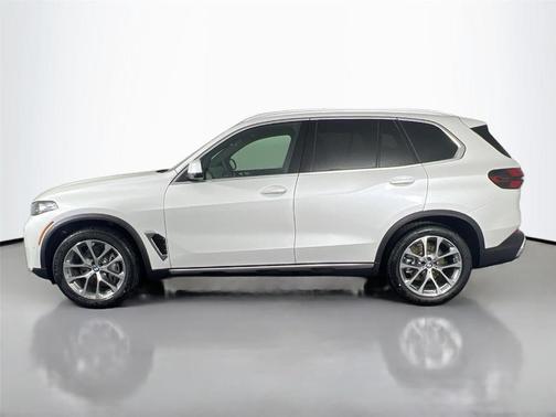 Mineral White Metallic 2026 BMW X5 xDrive40i