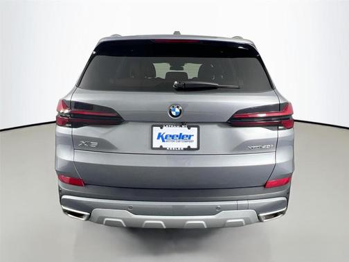 Gray Metallic 2024 BMW X5 xDrive40i