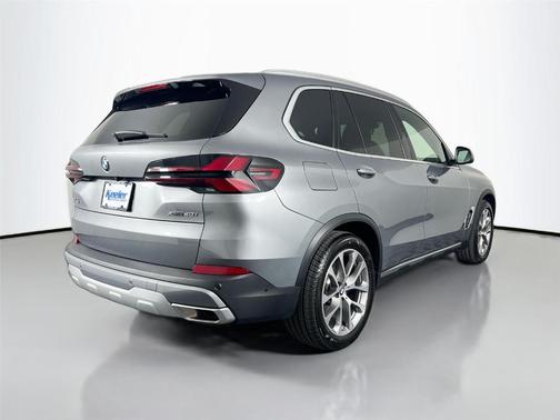 Gray Metallic 2024 BMW X5 xDrive40i