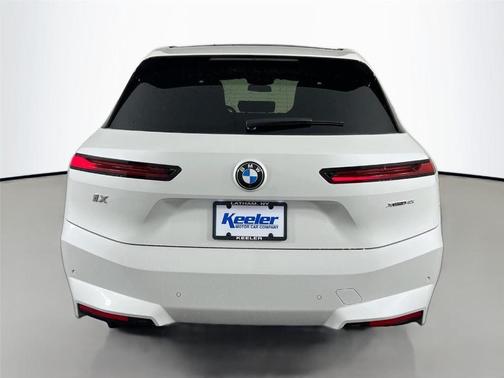 2026 BMW iX xDrive45