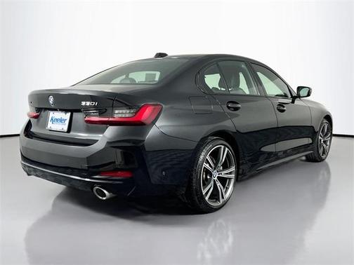 2023 BMW 330 i xDrive