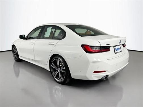 2023 BMW 330 i xDrive