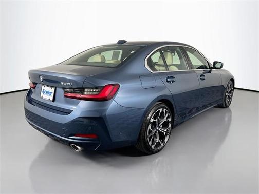 2025 BMW 330 i xDrive