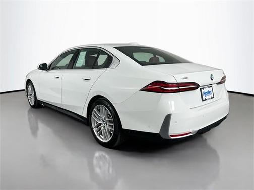 2025 BMW 530 i xDrive