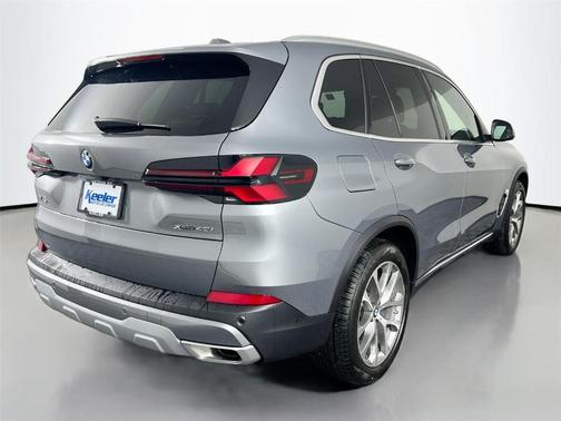 Gray Metallic 2026 BMW X5 xDrive40i