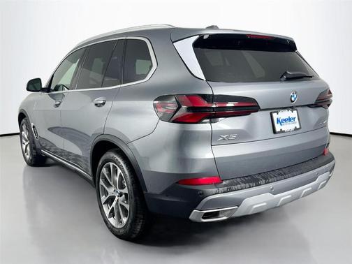 Gray Metallic 2026 BMW X5 xDrive40i