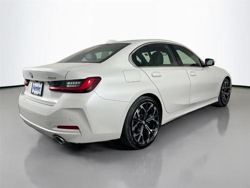 Mineral White Metallic 2025 BMW 330 i xDrive