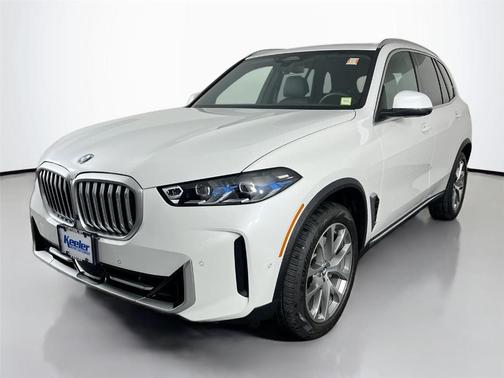 Mineral White Metallic 2024 BMW X5 xDrive40i