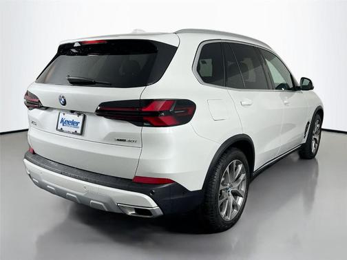 Mineral White Metallic 2024 BMW X5 xDrive40i