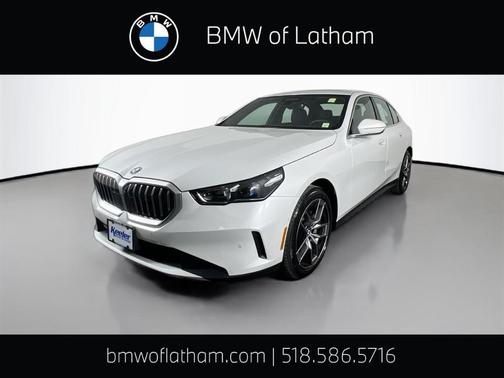 Mineral White Metallic 2026 BMW 530 i xDrive