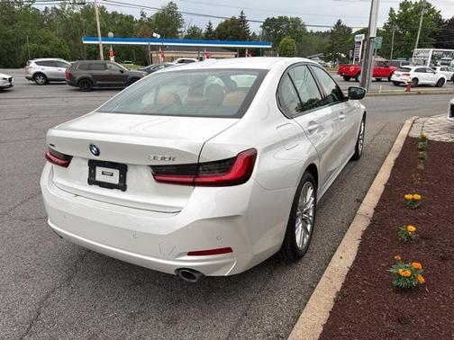2023 BMW 330 i xDrive