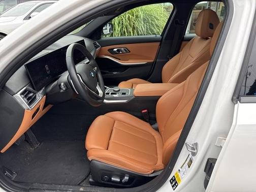 2023 BMW 330 i xDrive