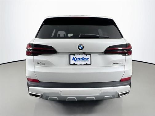 Mineral White Metallic 2026 BMW X5 xDrive40i