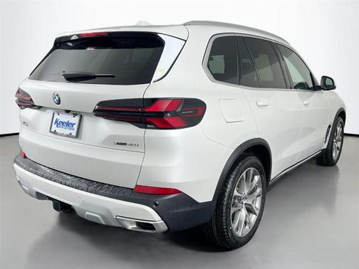 Mineral White Metallic 2026 BMW X5 xDrive40i