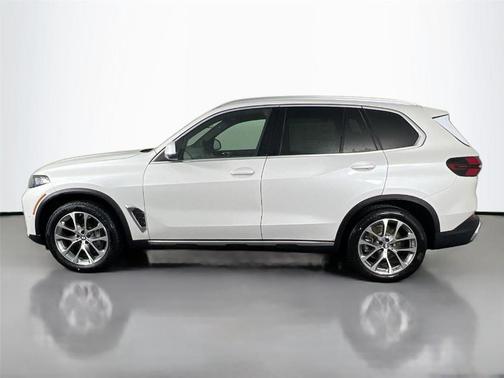 Mineral White Metallic 2026 BMW X5 xDrive40i