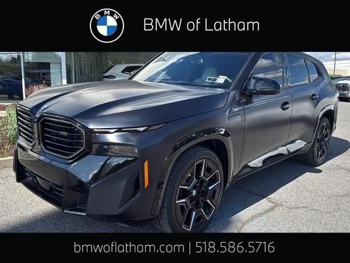 Carbon Black Metallic 2025 BMW XM Base