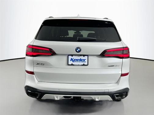 Mineral White Metallic 2023 BMW X5 PHEV xDrive45e