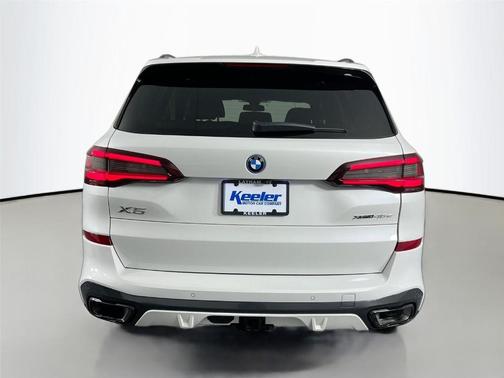 Mineral White Metallic 2023 BMW X5 PHEV xDrive45e