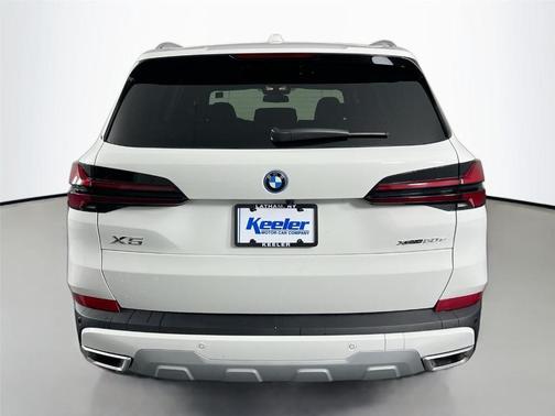 Alpine White 2026 BMW X5 PHEV xDrive50e