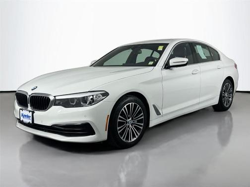 Alpine White 2019 BMW 530 i xDrive