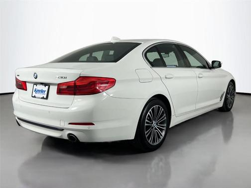 Alpine White 2019 BMW 530 i xDrive