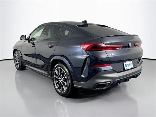2021 BMW X6 M50i