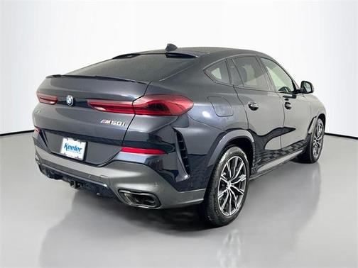 2021 BMW X6 M50i