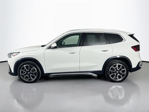 Alpine White 2025 BMW X1 xDrive28i