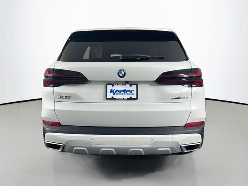 Mineral White Metallic 2026 BMW X5 xDrive40i