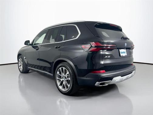 Black Sapphire Metallic 2026 BMW X5 PHEV xDrive50e