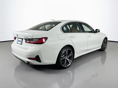 Alpine White 2022 BMW 330 i xDrive