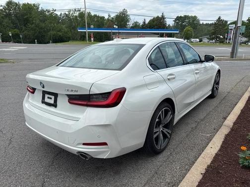 2024 BMW 330 i xDrive