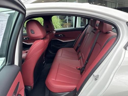 2024 BMW 330 i xDrive