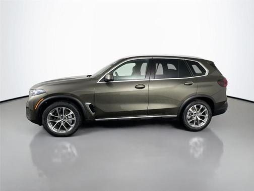 Manhattan Green Metallic 2026 BMW X5 xDrive40i