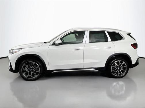 Alpine White 2025 BMW X1 xDrive28i