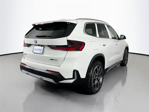 Alpine White 2025 BMW X1 xDrive28i
