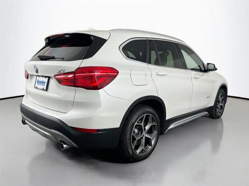 Mineral White Metallic 2018 BMW X1 xDrive28i